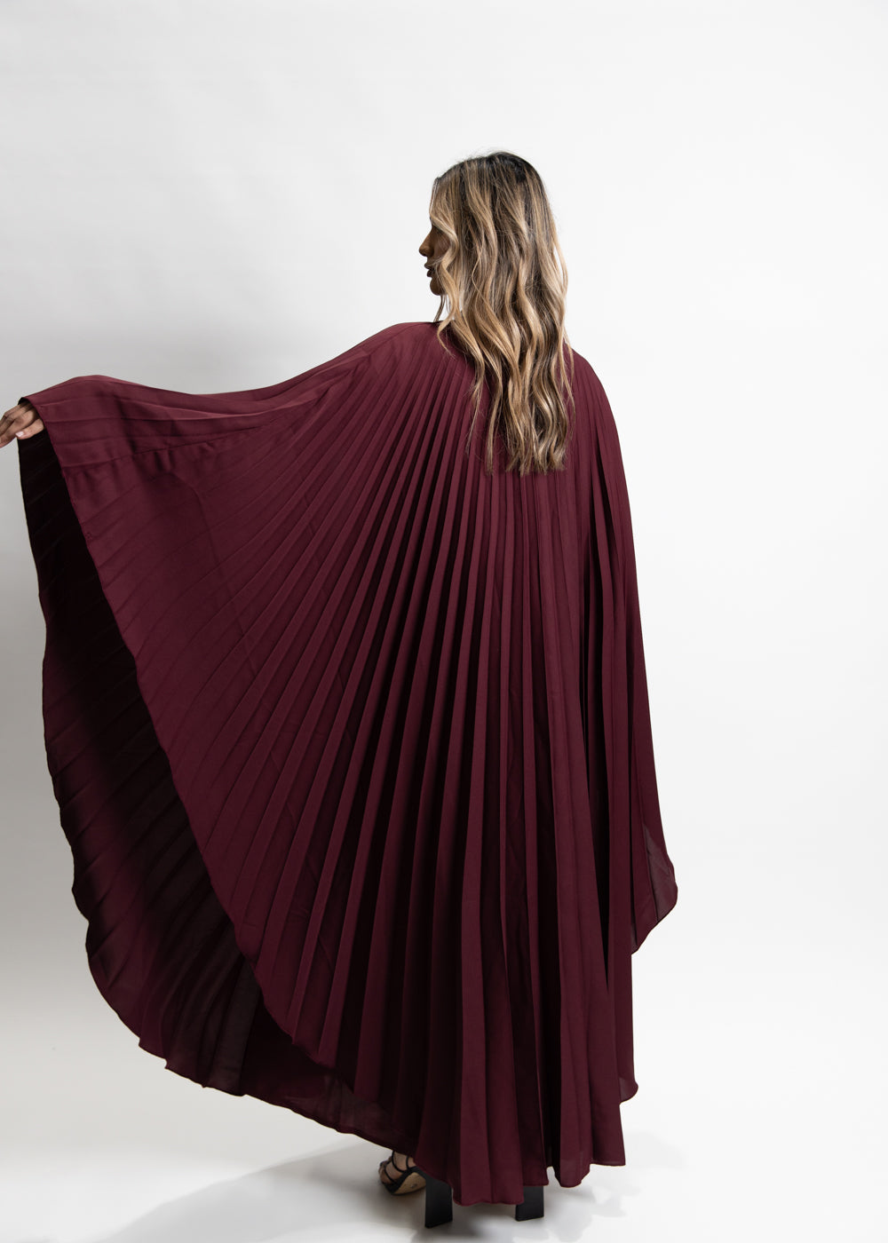 L E I L A | burgundy