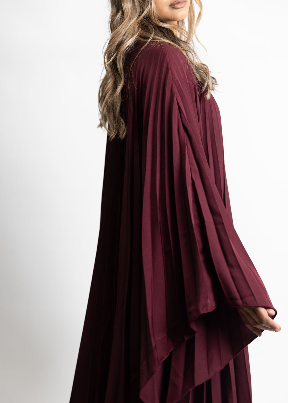 L E I L A | burgundy