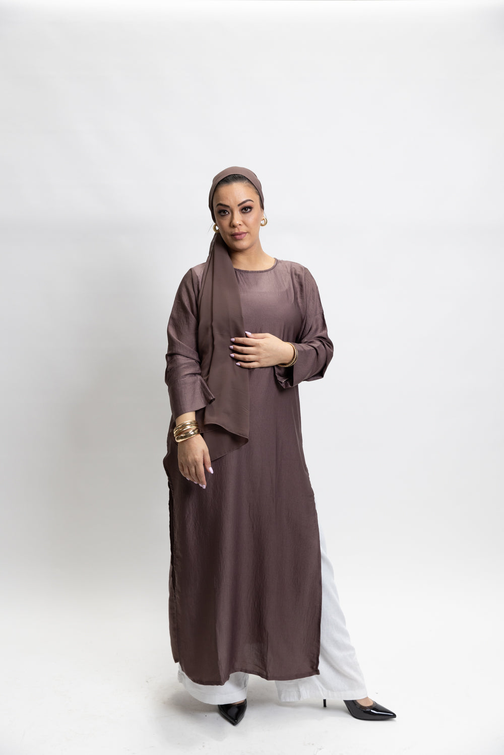 S A R A | deep taupe