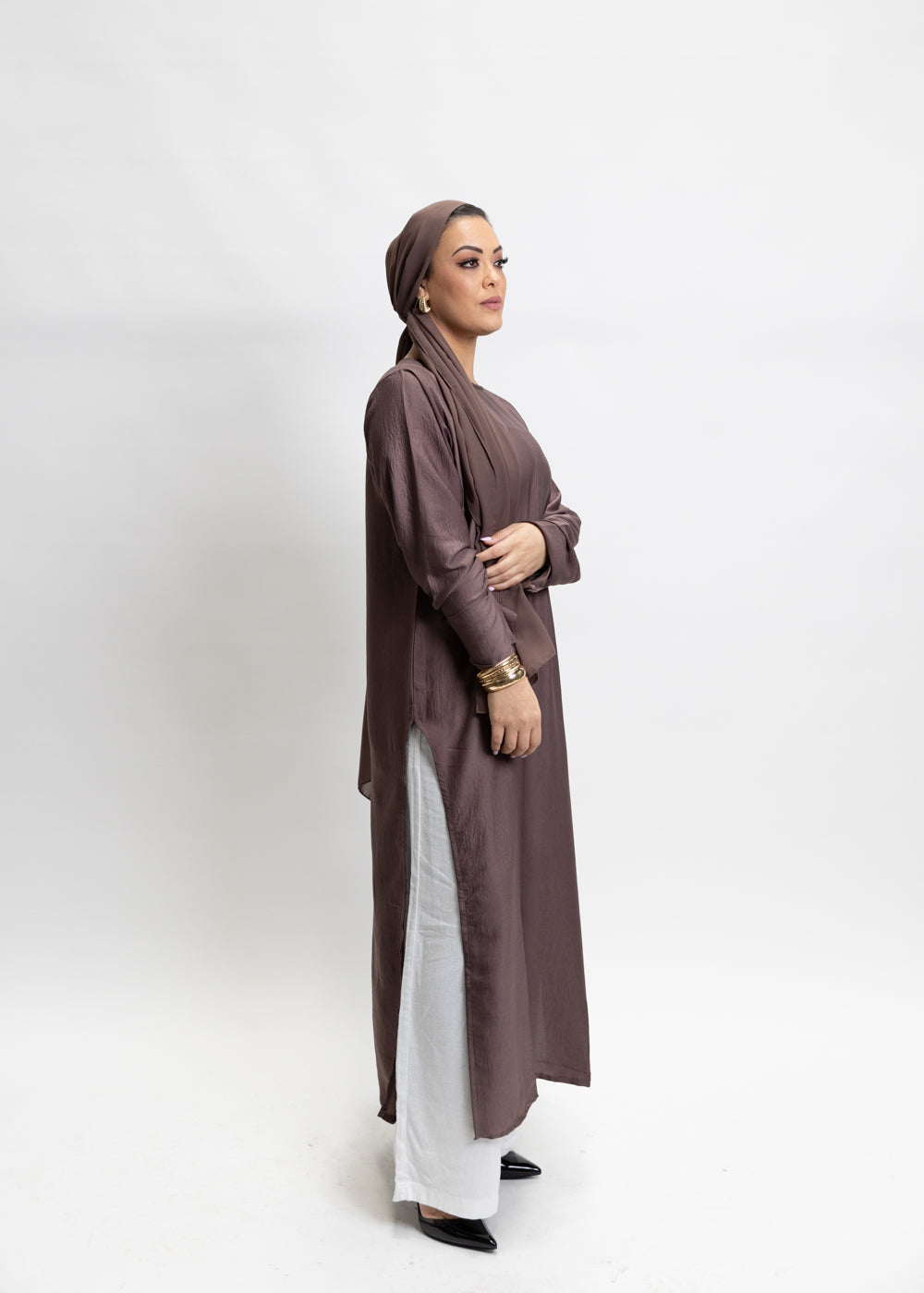 S A R A | deep taupe