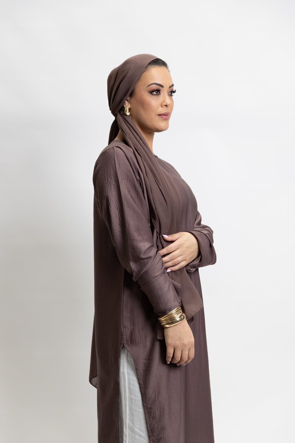 S A R A | deep taupe