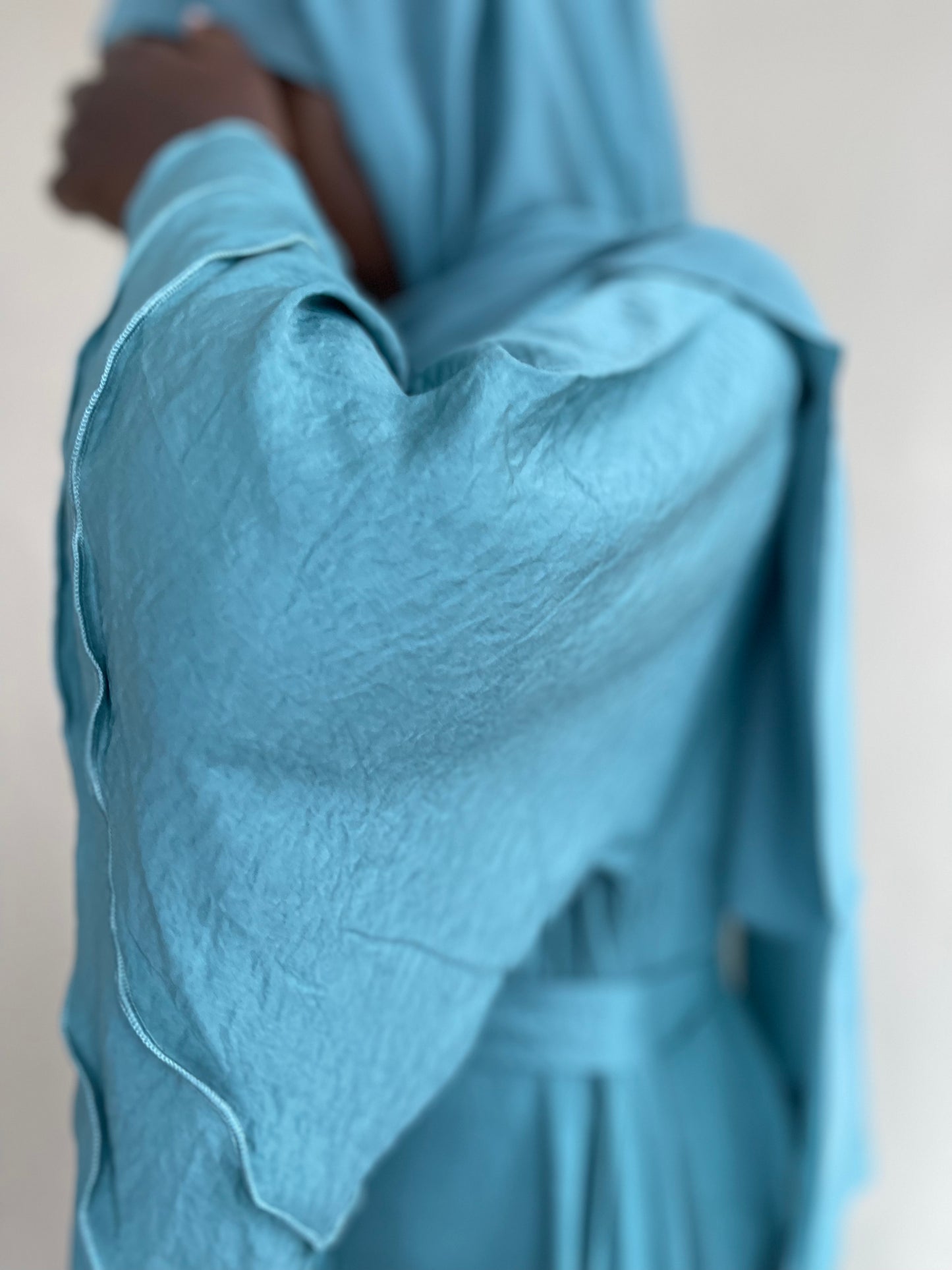 A A L I Y A H | sea green